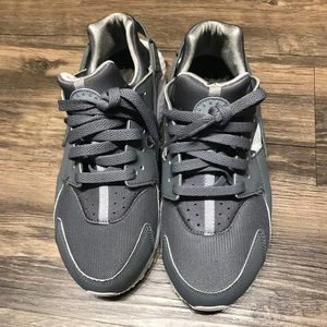 SOLD: Nike Huaraches